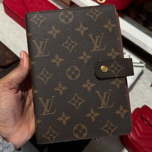 LOUIS VUITTON Monogram Medium Ring Agenda Cover